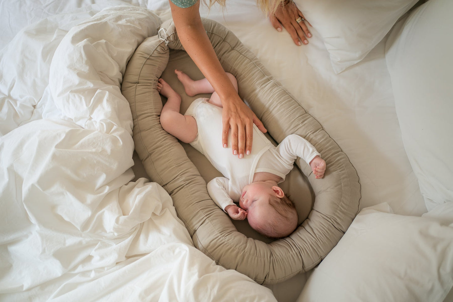 Babynest - Taupe | Schlaft gut! - fabelhaftly.de