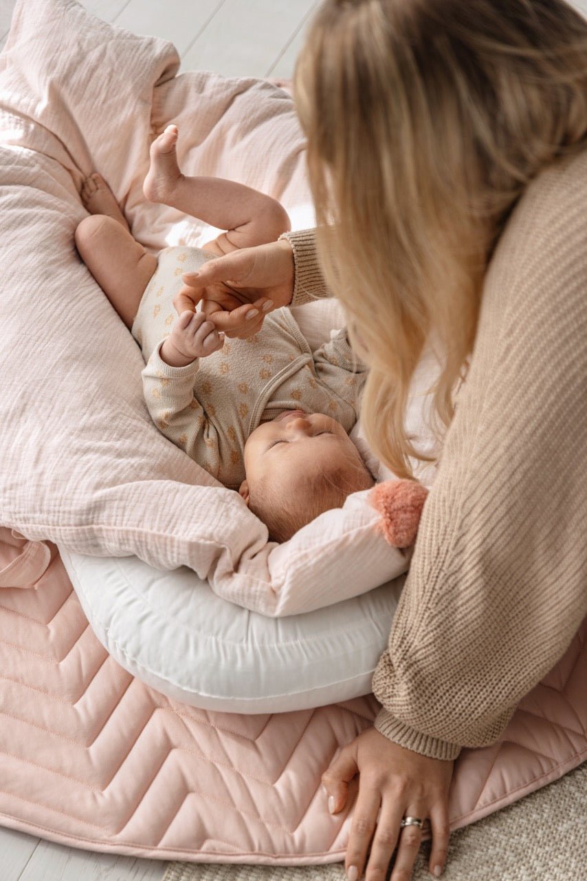 Daunenwickeldecke - Marshmallow Pink | Gemütlichkeit und Komfort für dein Baby - fabelhaftly.de